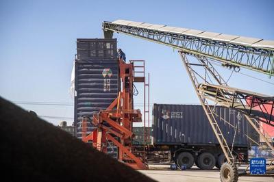 中國(guó)產(chǎn)糧第一大省秋糧收購(gòu)有序展開(kāi)，集裝箱購(gòu)銷(xiāo)新模式助力效率提升